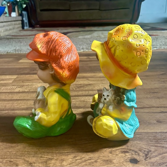 Universal Statuary Corp. • Yellow/Orange • Vintage • Boy & Girl • Statue Set - Picture 7 of 16